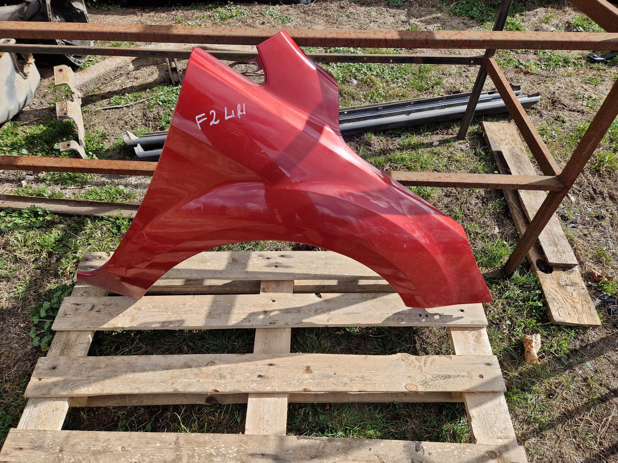 Błotnik prawy przód Focus mk2 lift lakier A4
