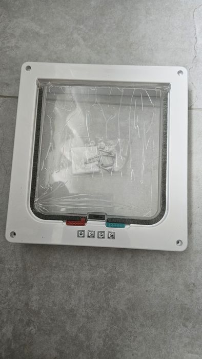 Drzwiczki dla psa i kota