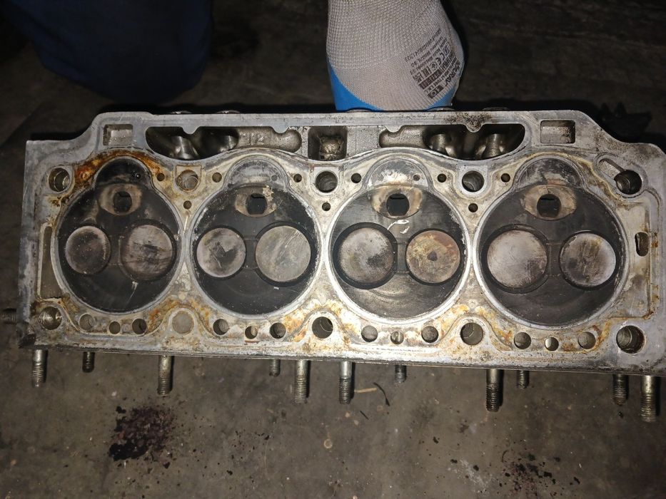 Головка блока.Гбц вольво, Carisma Laguna Scenik Volvo 1.9 TD