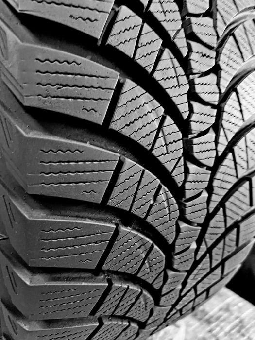 Шини Б/в 255.35.19 пара Kumho