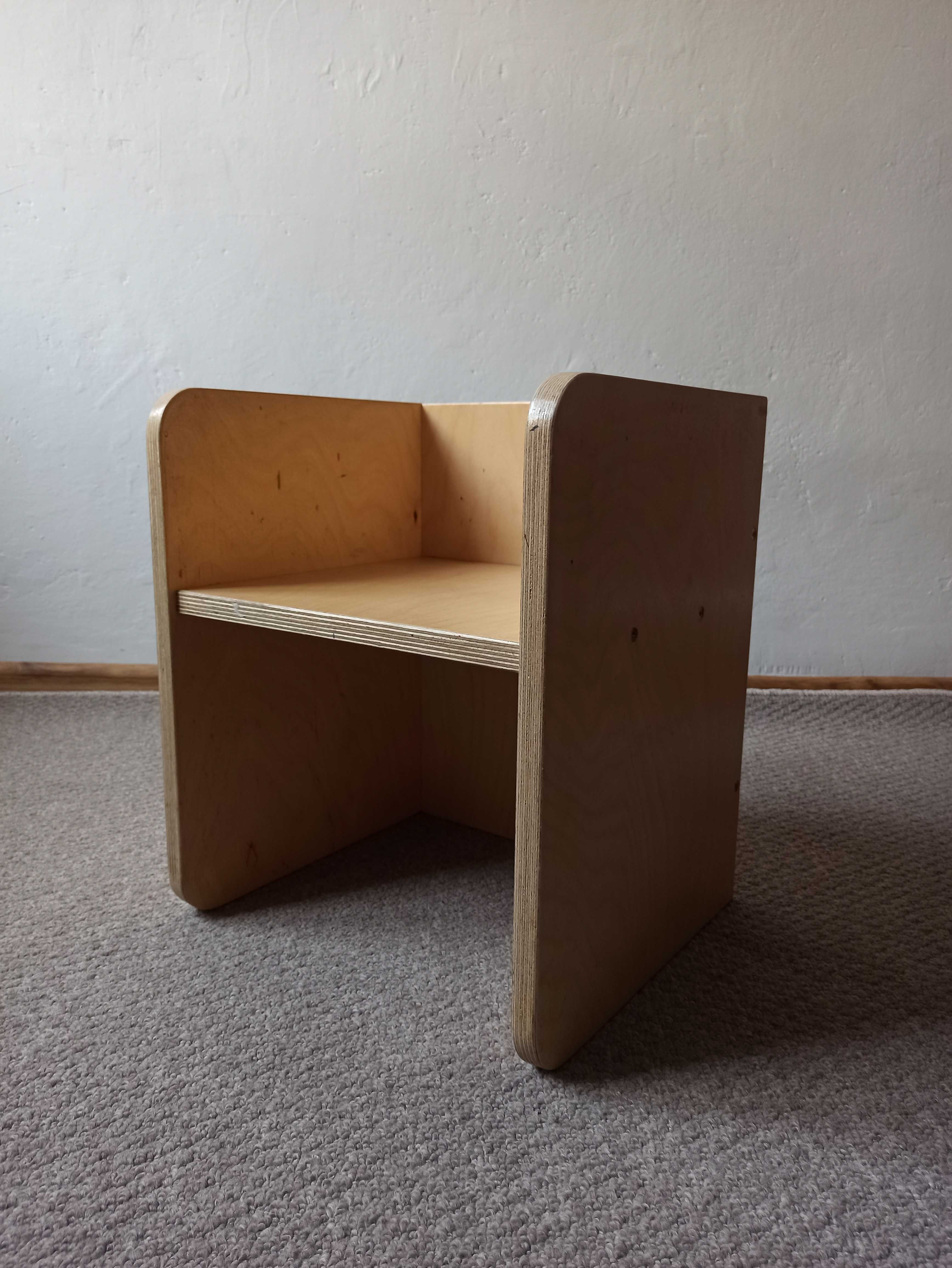 Rosnące krzesełko dla dziecka Montessori drewniane cube chair