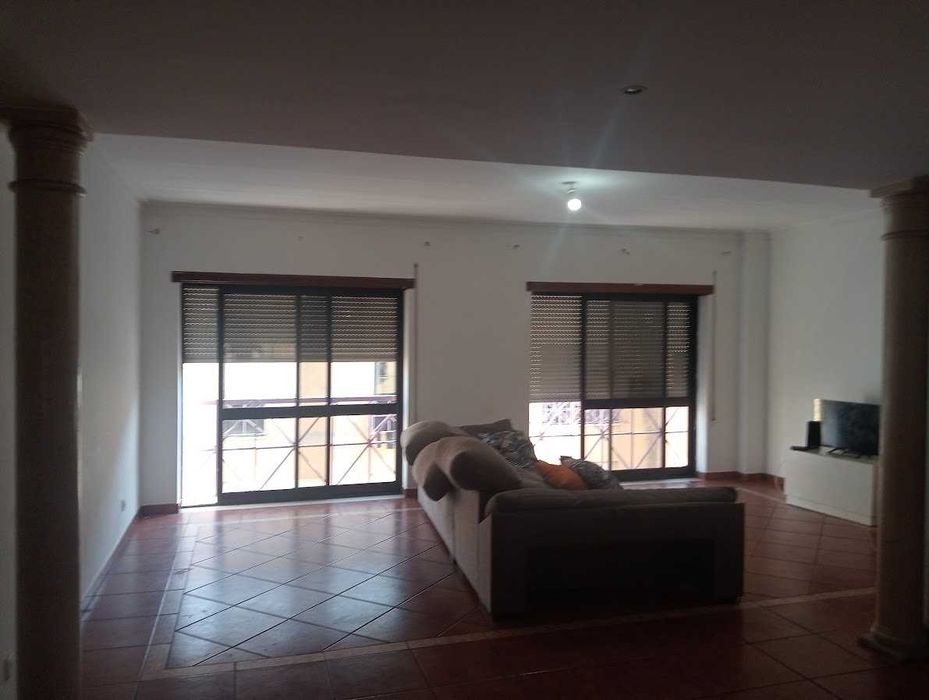 Arrendo apartamento T3 Próximo da estação do entroncamento.