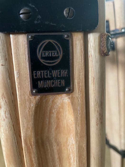 Stojak geodezyjny lampa trónóg