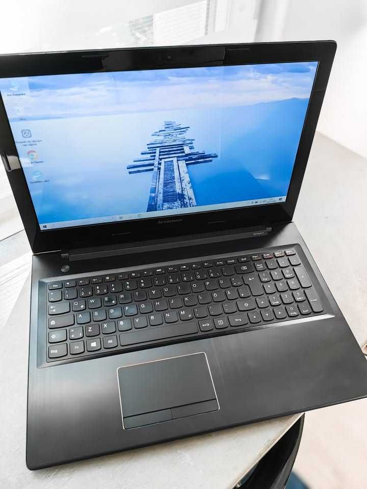 Laptop Lenovo i3 8gb ram SSD win 10 bateria Stan BDB mogę podwieźć