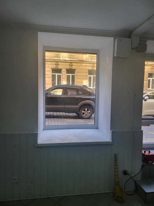 Продаж комерційного приміщення, вулиця Глибока