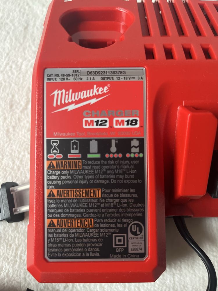 Milwaukee M18 wiertarko-wkrętarka i zakrętarka udarowa Nowe z USA