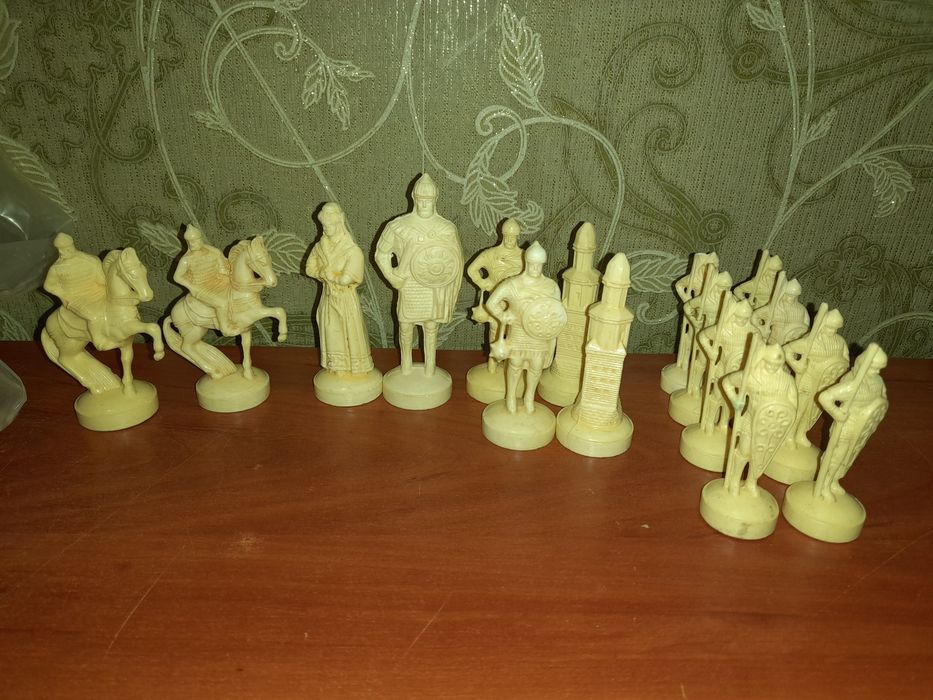 Продам игра настольная колекции витязи