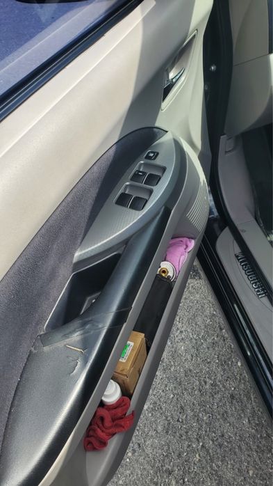 Продам авто Mitsubishi Grandis — семимісний мінівен