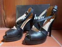 Sapatos em pele, salto alto (novos)