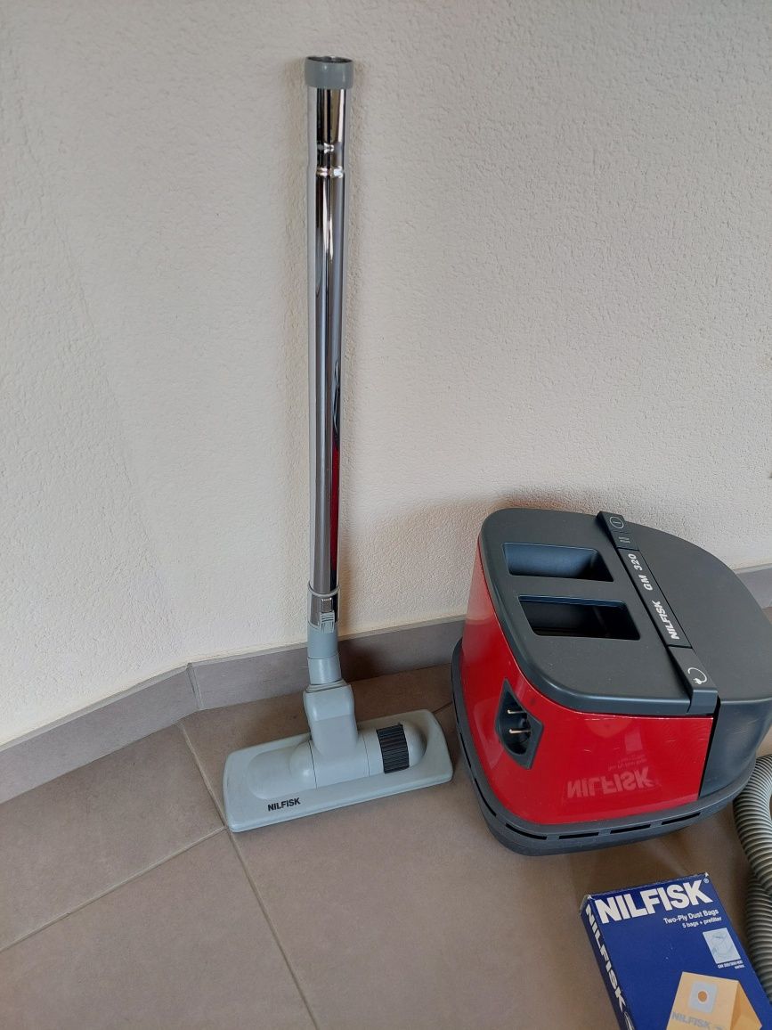 Vendo aspirador Nilfisk GM 320