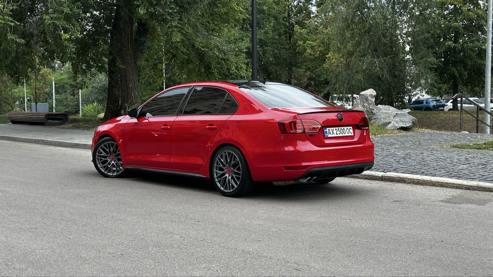 Volkswagen Jetta GLI 2.0 TSI DSG 250 2013