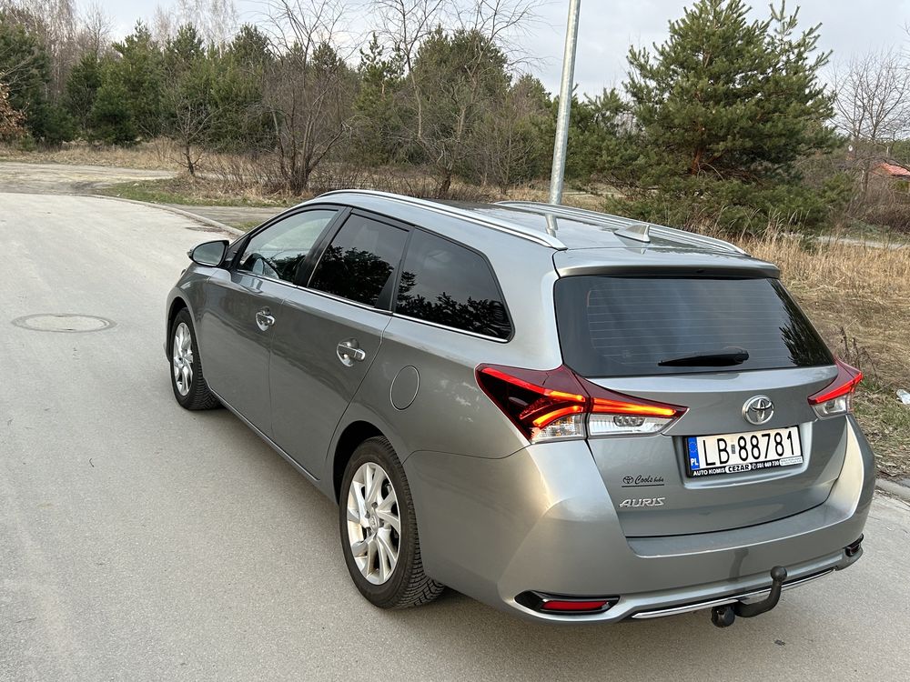 Toyota Auris TS ,1.2 turbo 116km.Premium ! Tylko 40 tys przebiegu.