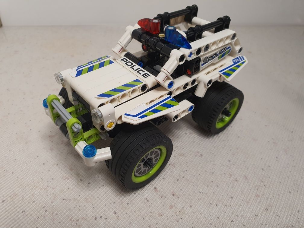 LEGO 42047 Technic Police Interceptor