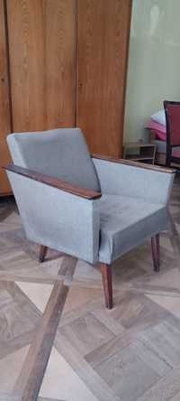 Stary fotel do renowacji vintage