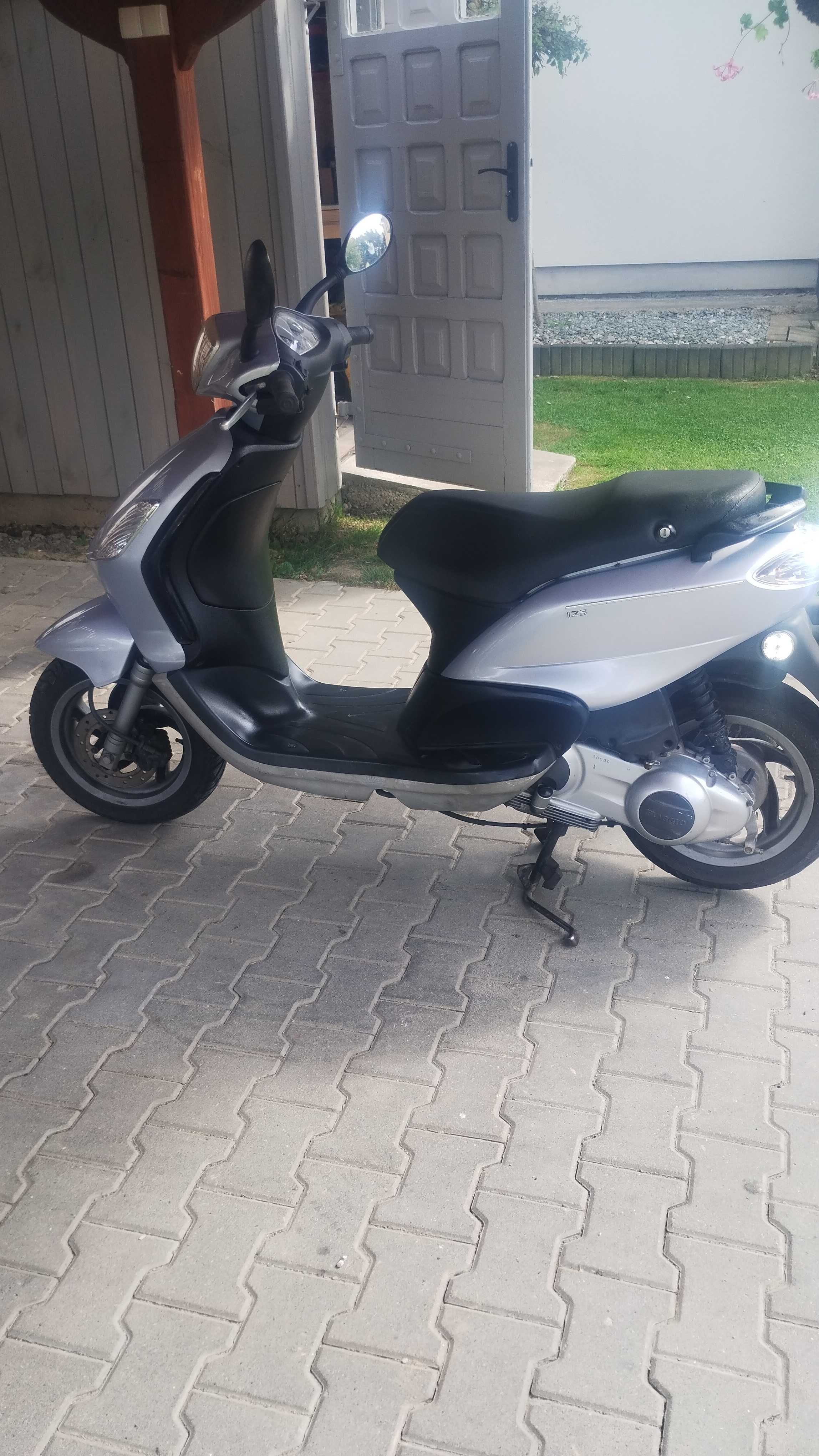 Piaggio fly skuter