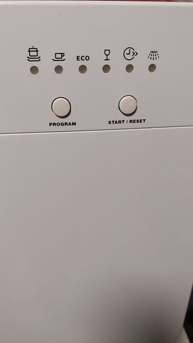 Посудомойка Зануси