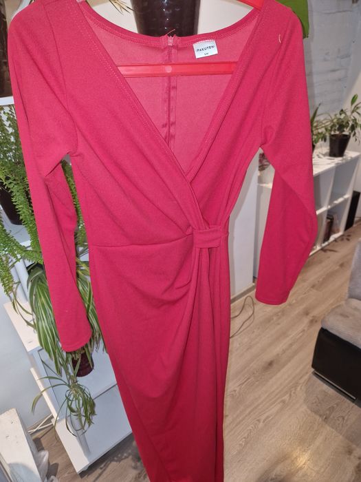 Nowa malinowa sukienka Pakuten