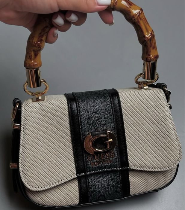 Сумка Guess в двох кольорах