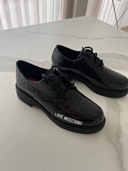 Sapatos Love Moschino