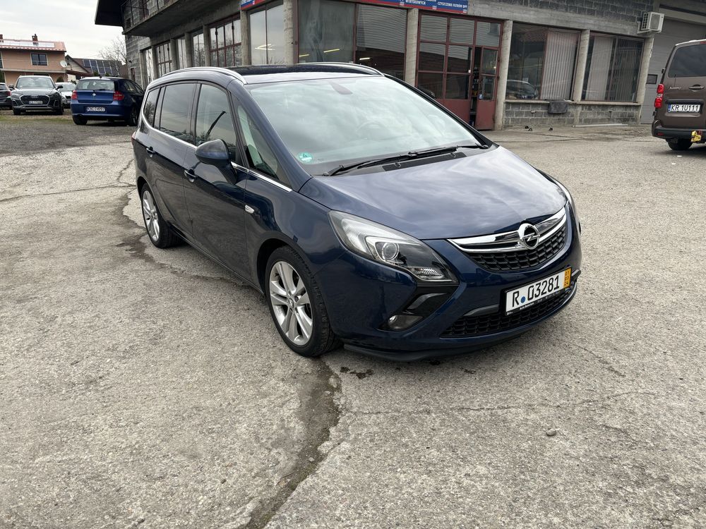 Opel Zafira 1.4 Turbo Klima Grzane fotele i kierownica 7 osobowy PDC