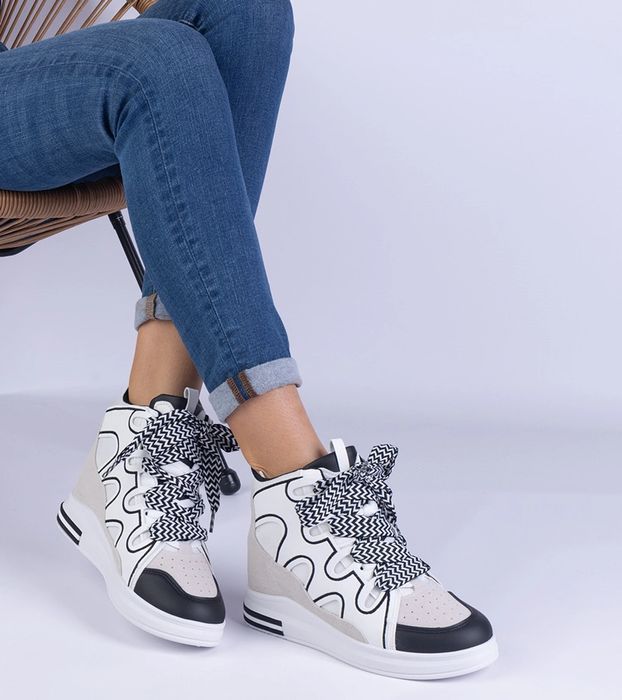 Białe sneakersy damskie z grubymi sznurówkami Gralina