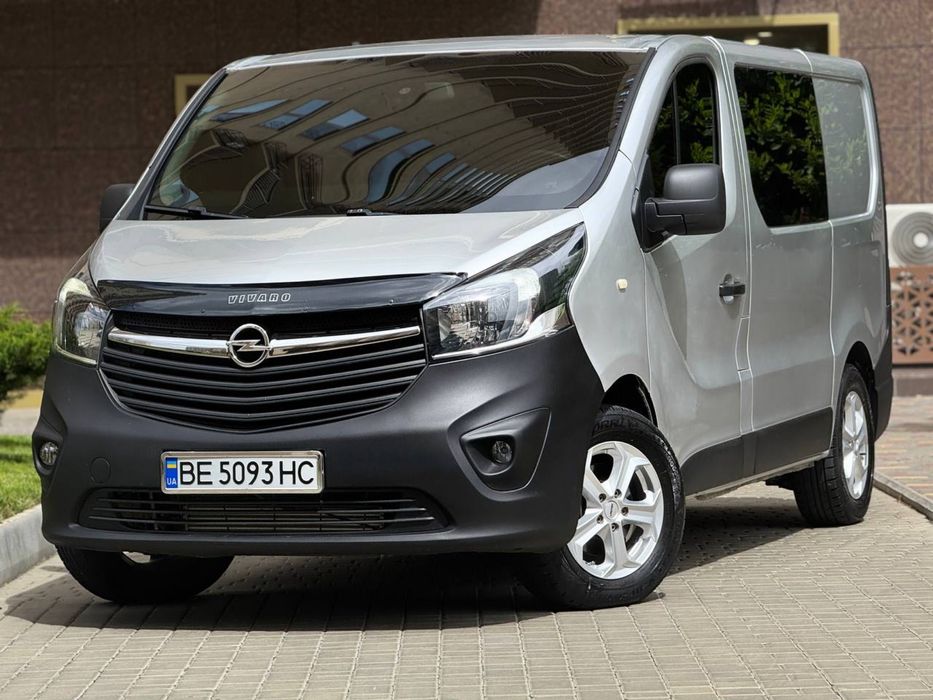 Продам Opel Vivaro Груз-пас 2015 року.