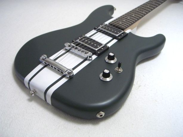 Guitarra nova, JMS modelo único, British racing green