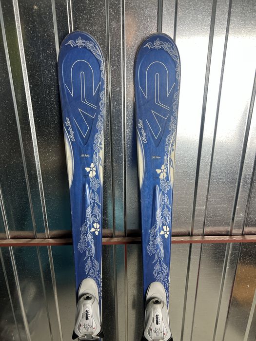 Damskie narty K2 Magic Luv, taliowane.