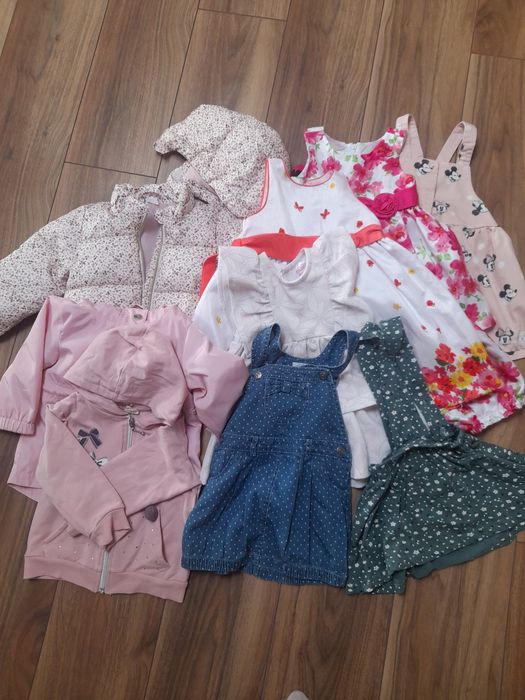 Śliczne ubranka dla dziewczynki