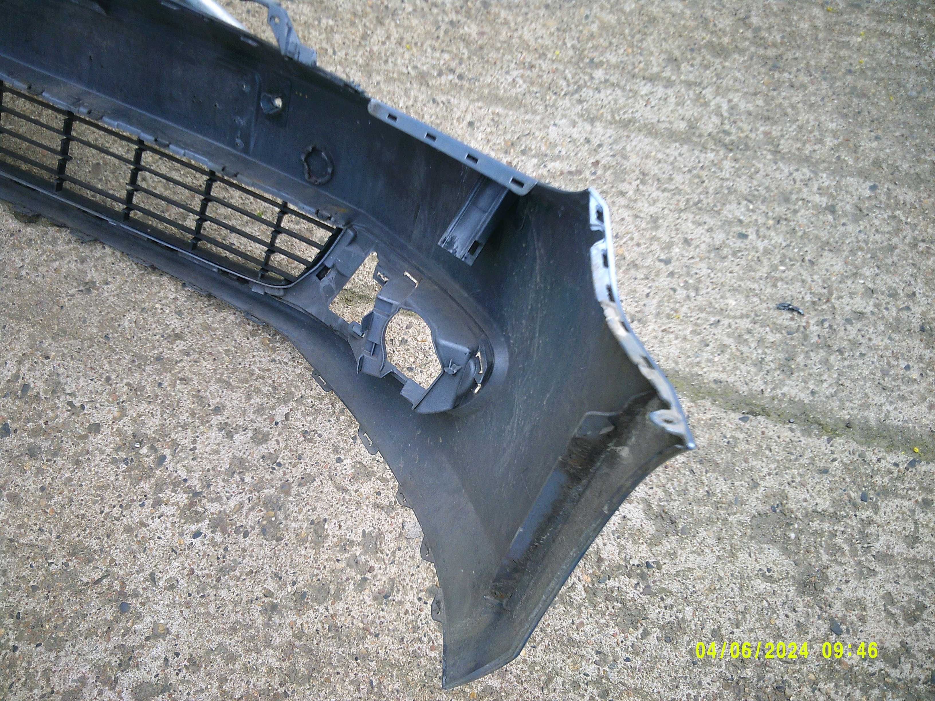 Zderzak przedni VW Golf VI 08-13rok. pod czujniki i spryskiwacze refl.