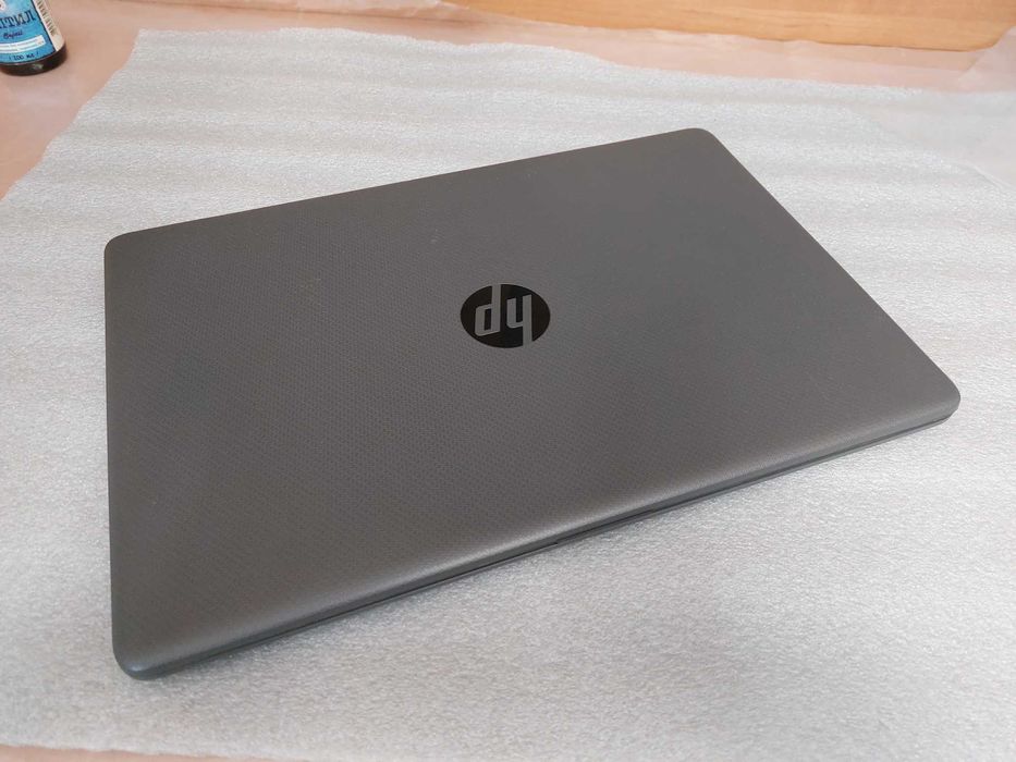 Професійна розбірка ноутбука HP 250 G9