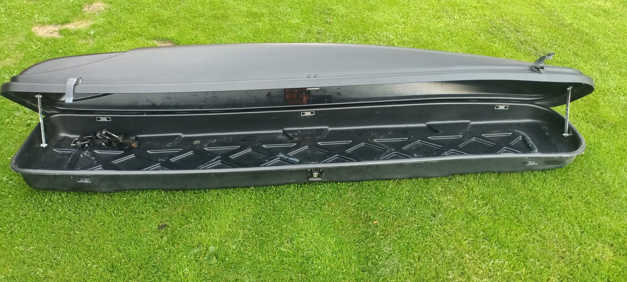 Box dachowy  poj.300l