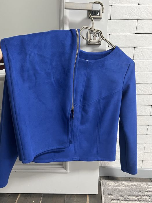 Продам замшевий костюм, спідниця+кофтинка, розмір М-Л