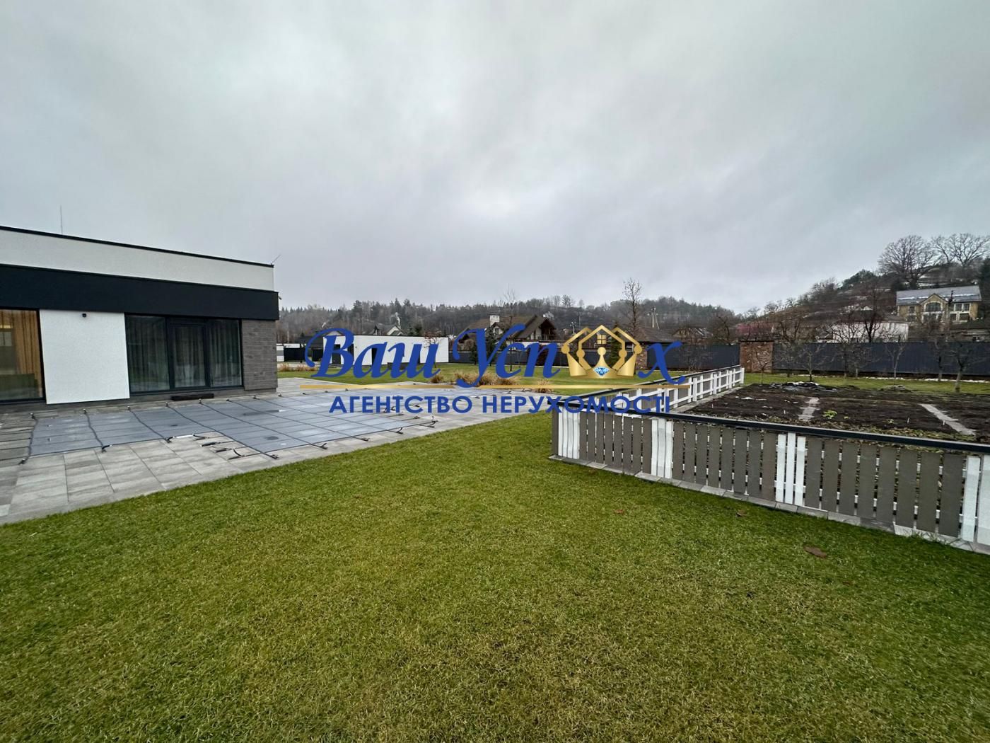 Продаж будинка з ремонтом село Лесники. Новый  дом с бассейном .