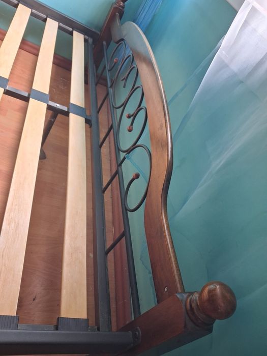 Лiжко 2х спальне з матрацом.