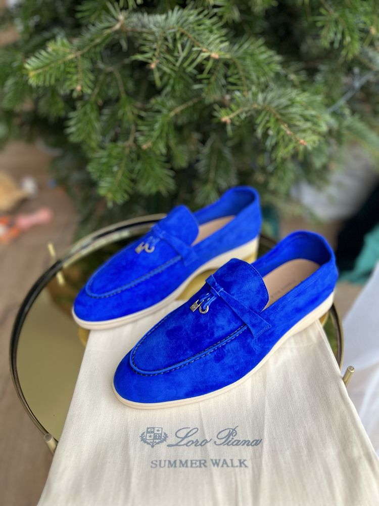 Loro Piana Summer Walk (35-46)