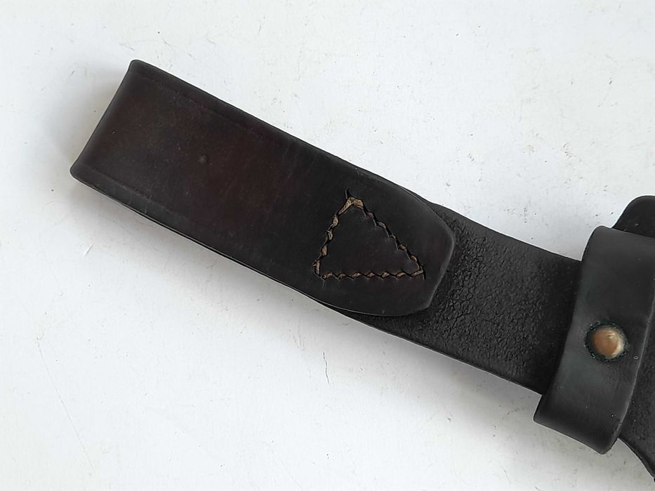 Żabka skórzana do bagnet Mauser, sygnowana (oryginał)