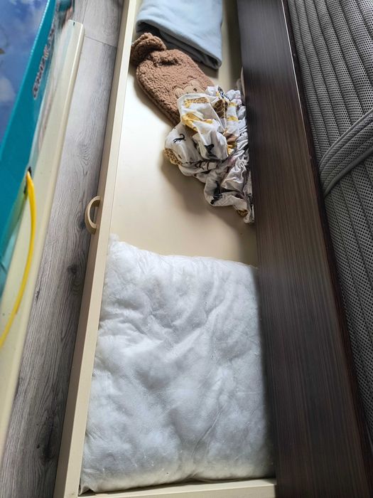 Łóżko młodzieżowe