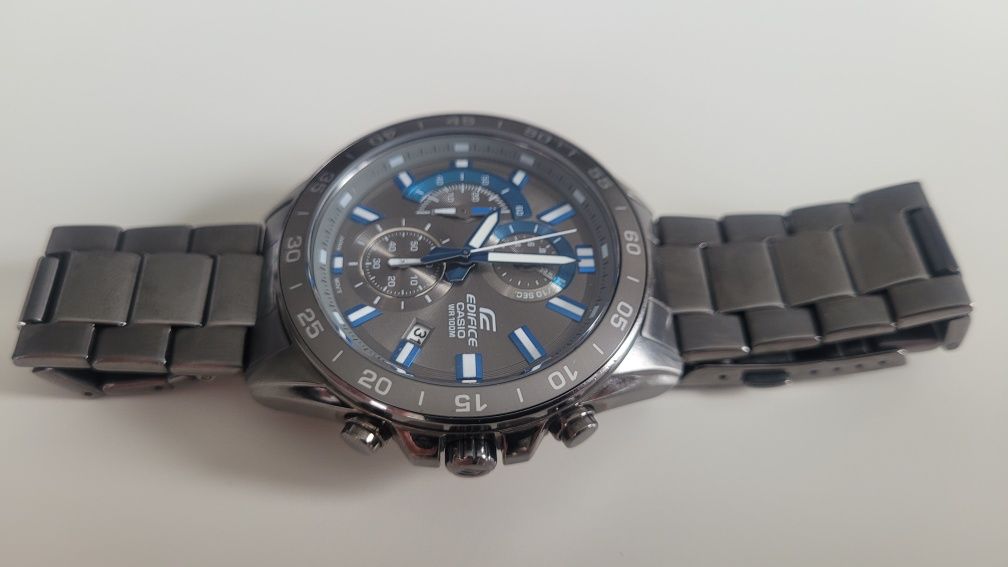 Zegarek Casio Edifice Momentum EFV-550GY