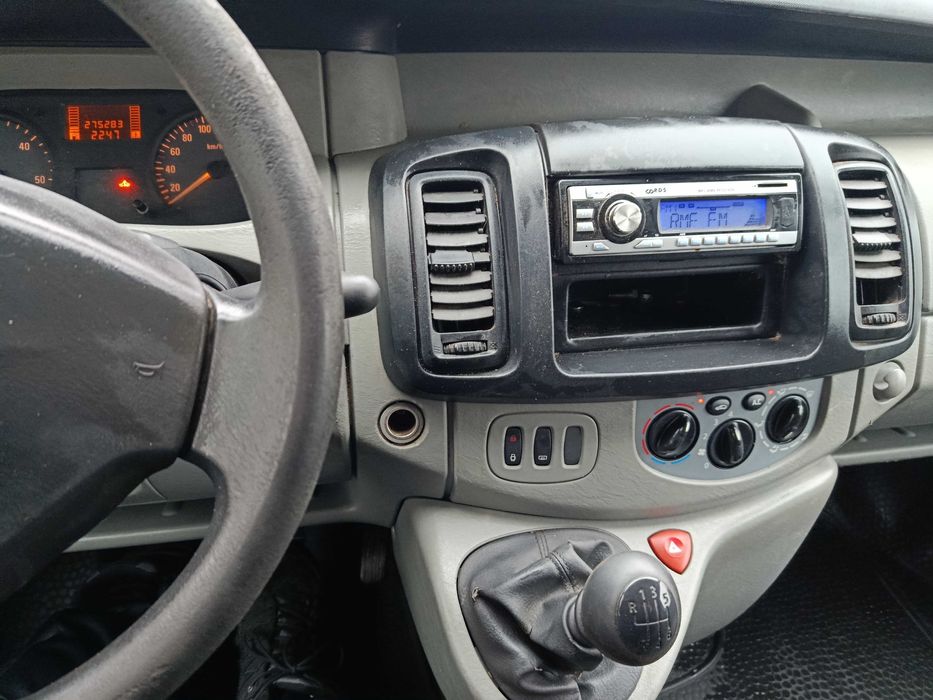 Opel Vivaro Long Rok 2009 L2 H1 Klimatyzacja