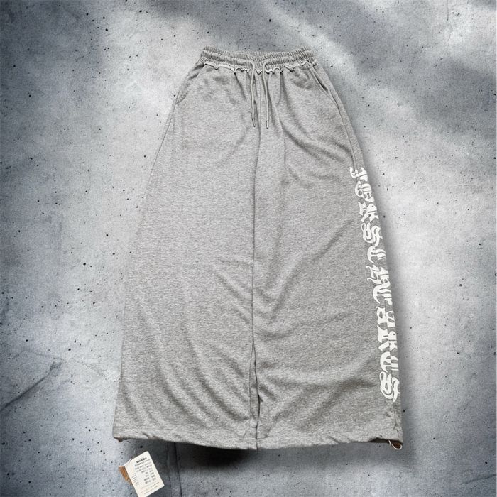 Широкі спортивні штани опіум bershka з принтом baggy opium sweatpants