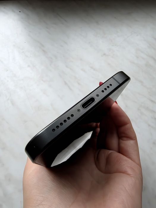 Продам iPhone 15 pro max 256GB Black Titanium