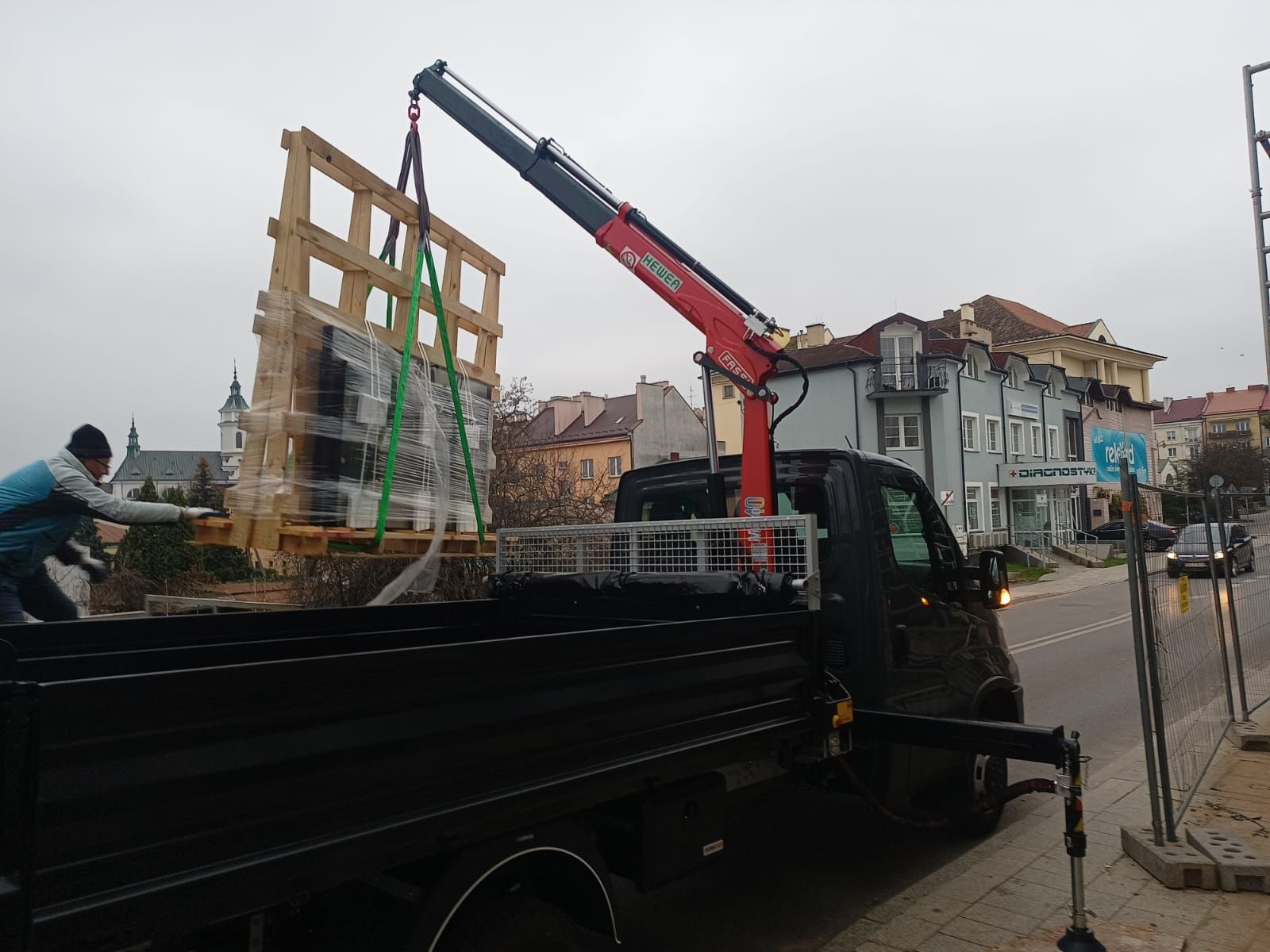 Usługi transportowe załadunek, rozładunek HDS 2000kg  wywrotka, żuraw