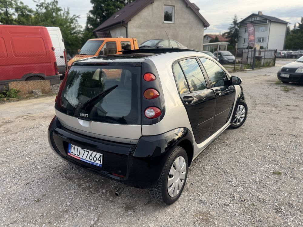 Smart/1.3Benzyna/2005rok/dobry stan/niski przebieg