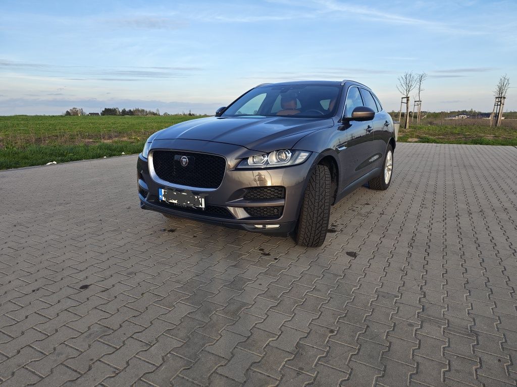 Jaguar F Pace bezwypadkowy