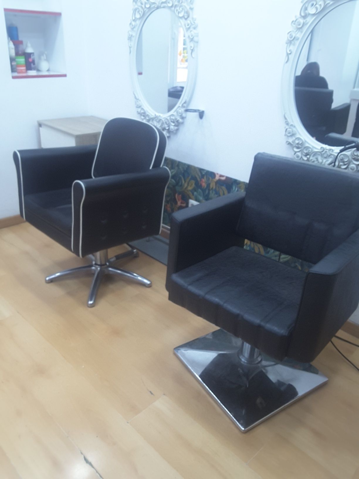 Hair dresser chair