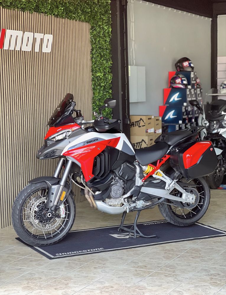 Ducati Multistrada V4 Sport and Full
