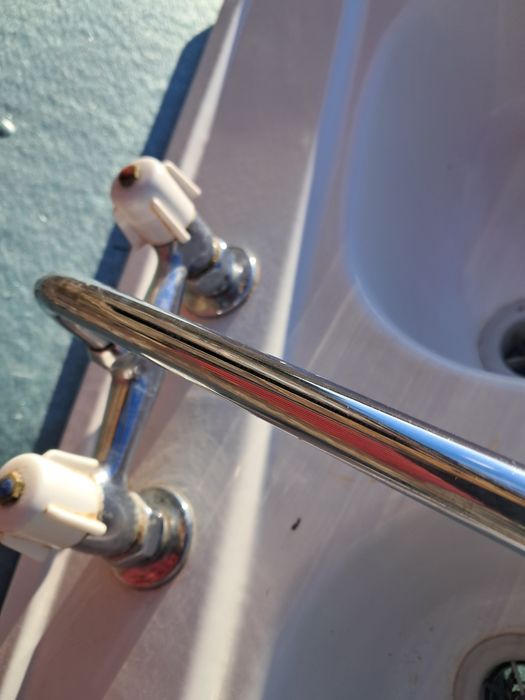 Zlew dwukomorowy z baterią