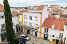 Apartamento T4 c/ Aproveitamneto de Sótão e Terraço | Centro Histórico