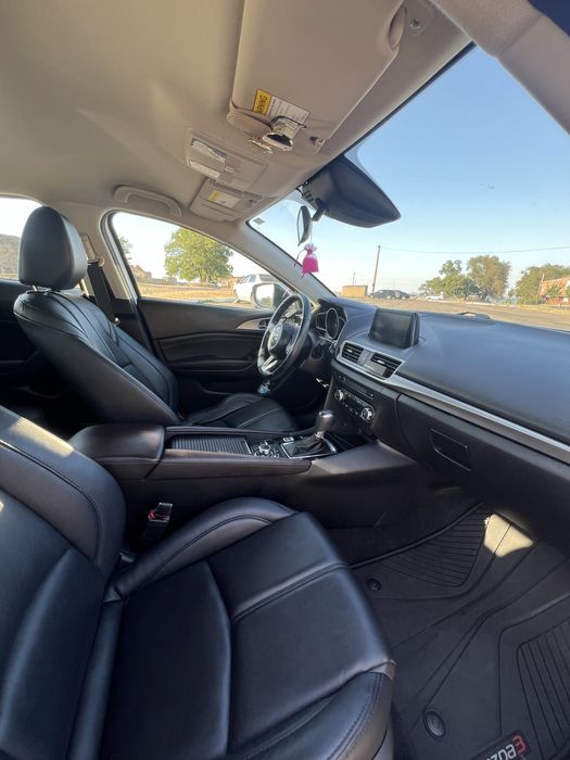 MAZDA 3 2017 хэтчбэк